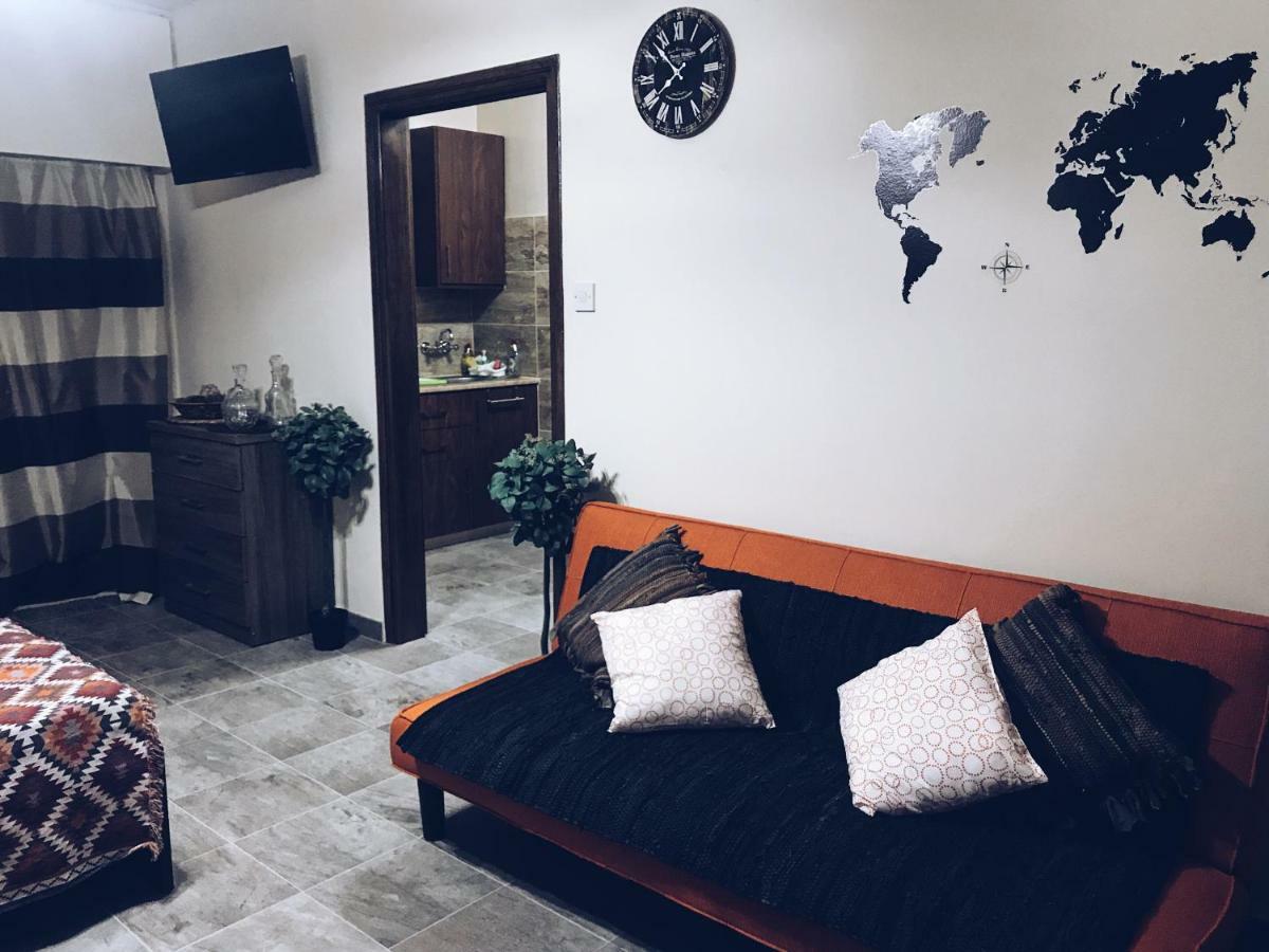 Studio In Heart Of Лімасол Екстер'єр фото